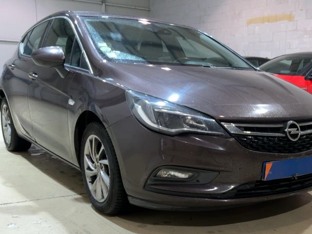 Opel Astra 2017 — photo 13