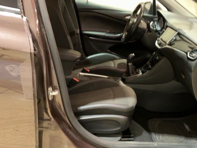Opel Astra 2017 — photo 17