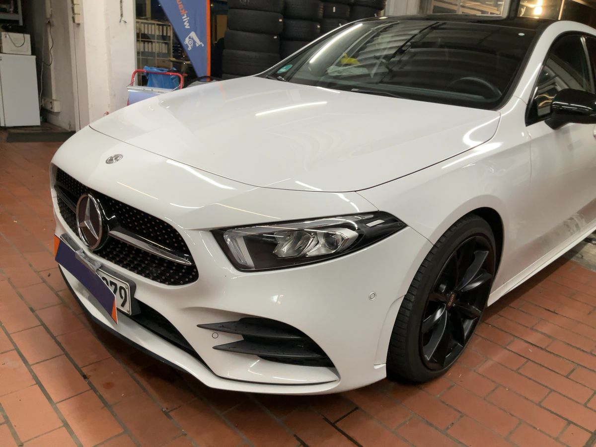 Mercedes-Benz A-Klasse A 220 AMG Line