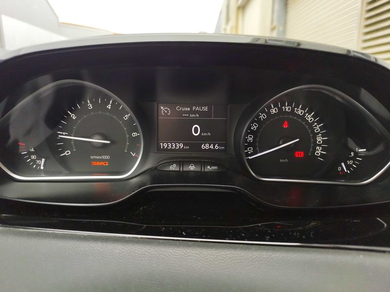 Peugeot 208 1.4 VTi Allure — zdjęcie 12