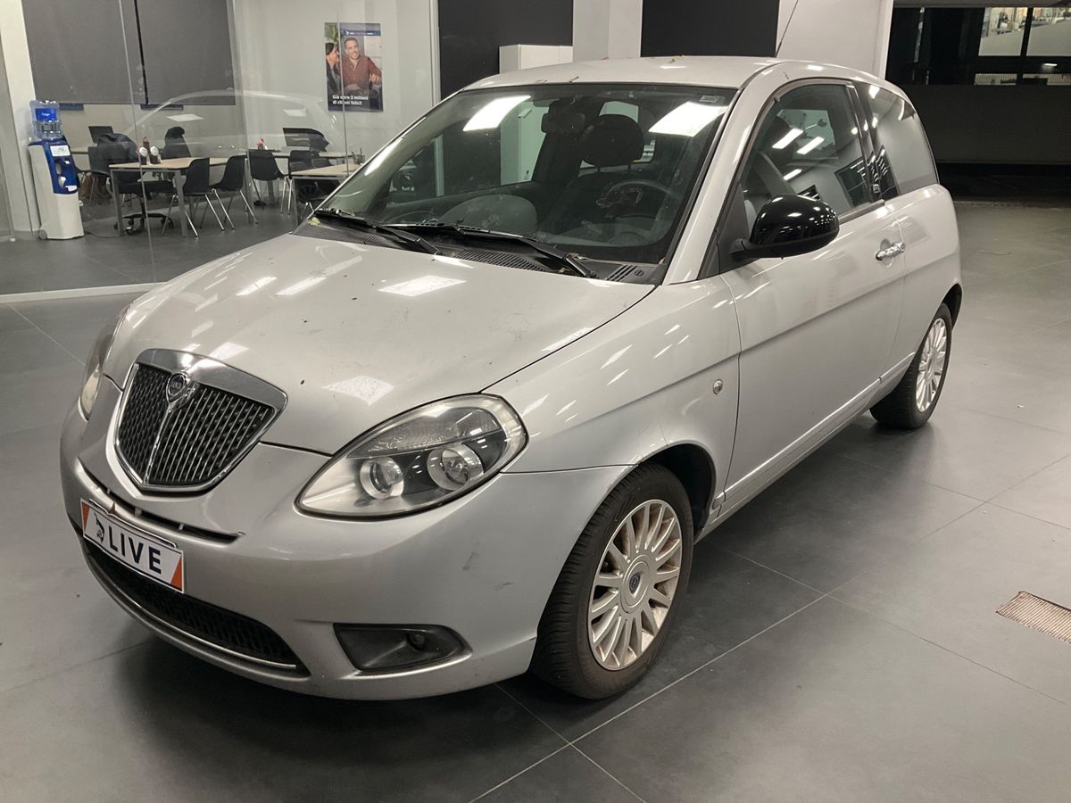 Lancia Ypsilon 1.2 Unyca