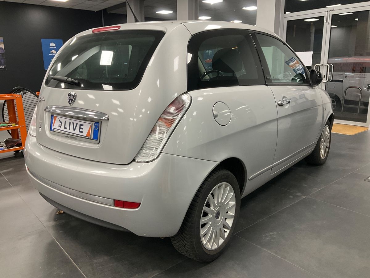 Lancia Ypsilon 1.2 Unyca