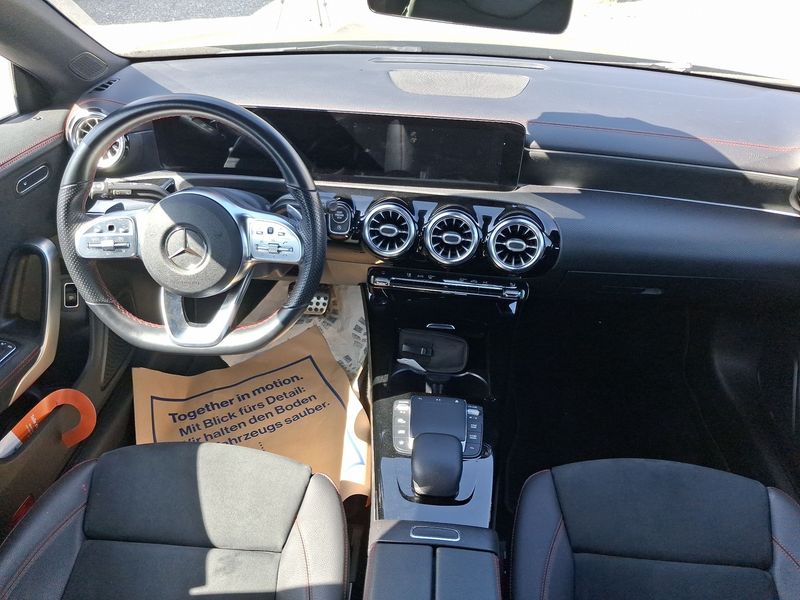 Mercedes-Benz CLA-Klasse CLA 200 d Shooting Brake AMG Line — zdjęcie 12