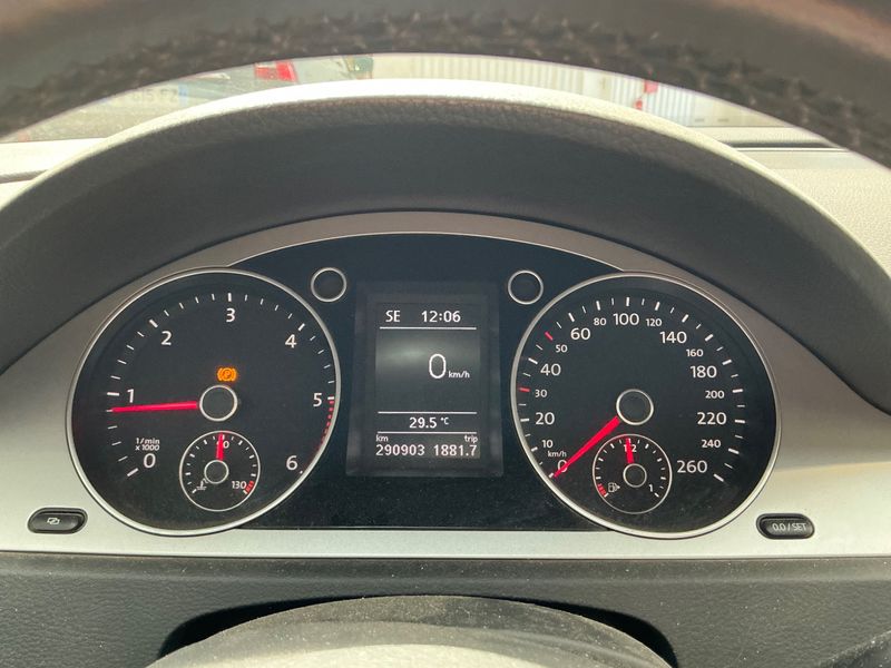 Volkswagen Passat 2.0 TDI Comfortline — zdjęcie 4