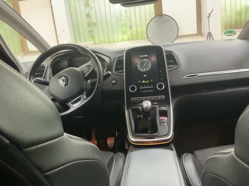 Renault Grand Scenic 1.6 dCi Energy BOSE-Edition 2017 – снимка 17