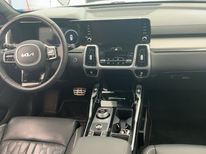 Kia Sorento 1.6 TGDI Plug-in Hybrid Platinum 4WD — zdjęcie 12