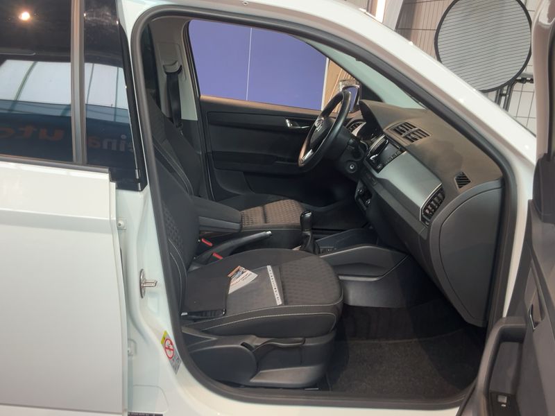 Skoda Fabia 1.0 TSI Ambition — zdjęcie 11