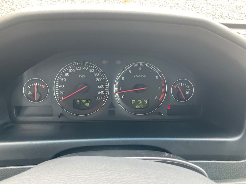 Volvo V70 2.5 T — zdjęcie 4