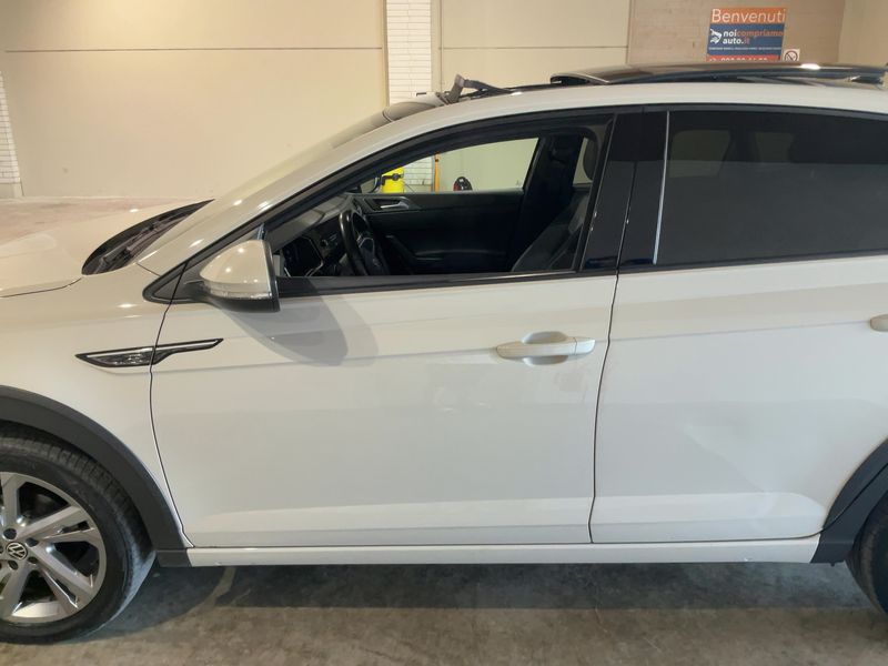 Volkswagen Taigo 1.0 TSI R-Line — zdjęcie 4