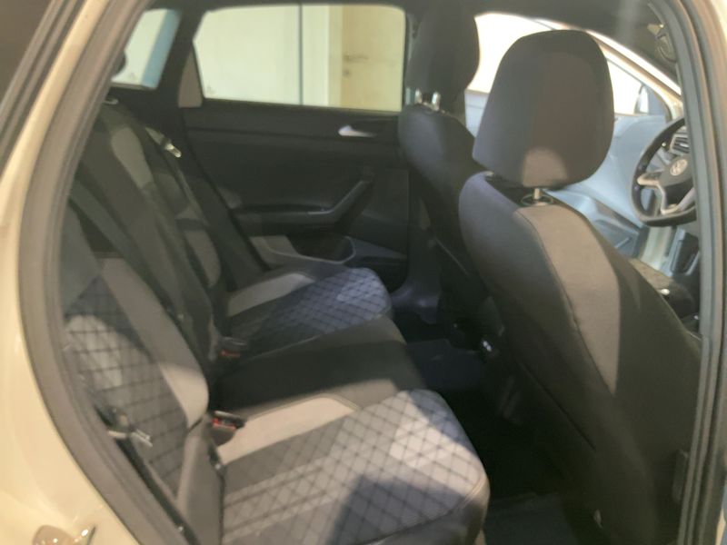 Volkswagen Taigo 1.0 TSI R-Line — zdjęcie 14
