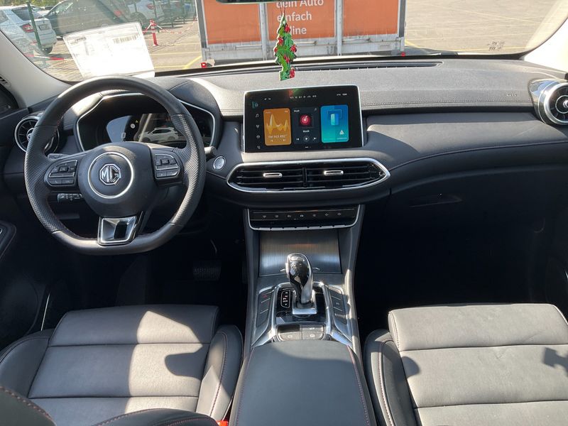 MG HS 1.5 Comfort — zdjęcie 12