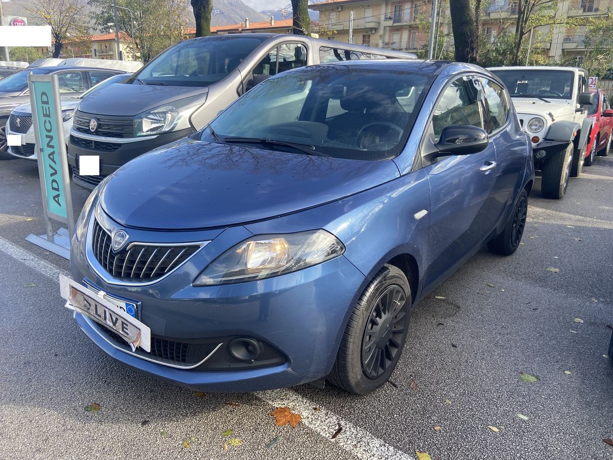 Lancia Ypsilon 1.0 Mild-Hybrid Silver