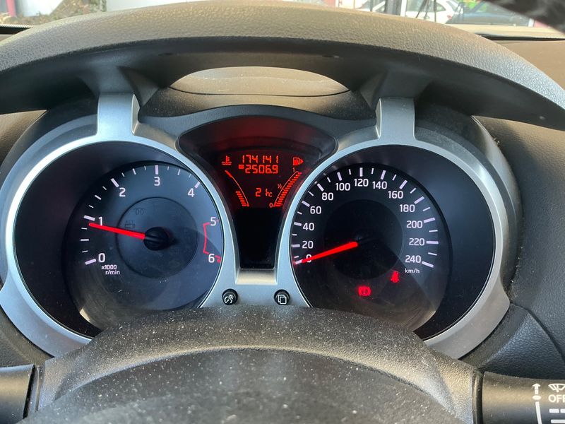 Nissan Juke 1.5 Turbodiesel Acenta — zdjęcie 13