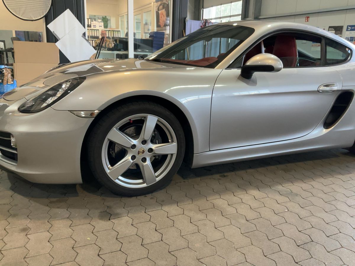 Porsche Cayman 2.7