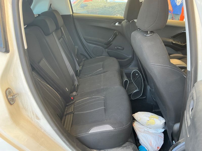 Peugeot 208 1.2 VTi Active 2012 – снимка 19