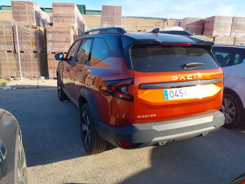 Dacia Bigster 1.2 TCe Mild-Hybrid Journey — zdjęcie 6