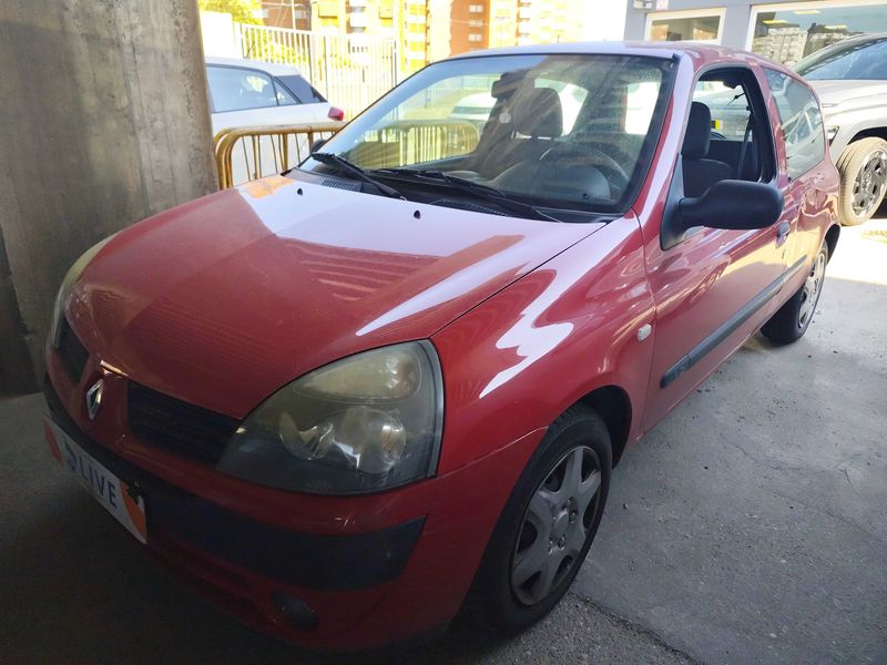 Renault Clio 1.2 Authentique 2004 – снимка 1