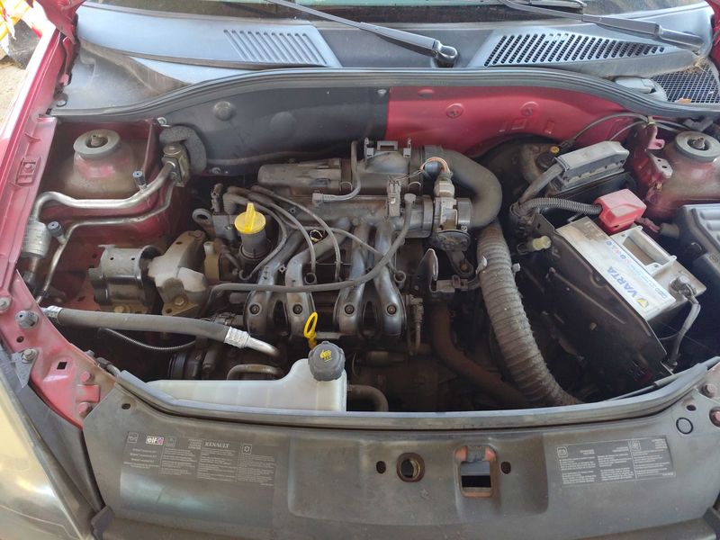 Renault Clio 1.2 Authentique 2004 – снимка 8