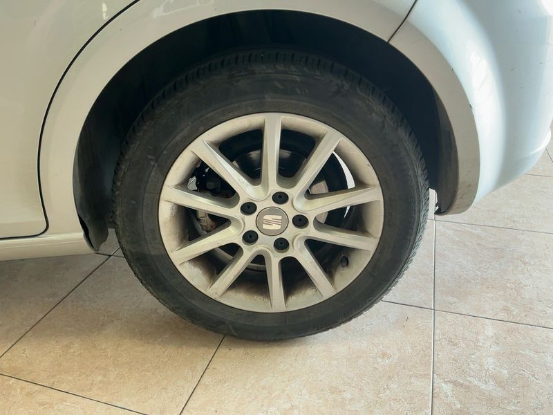 Seat Leon 1.6 TDI Reference Copa 2012 – снимка 5