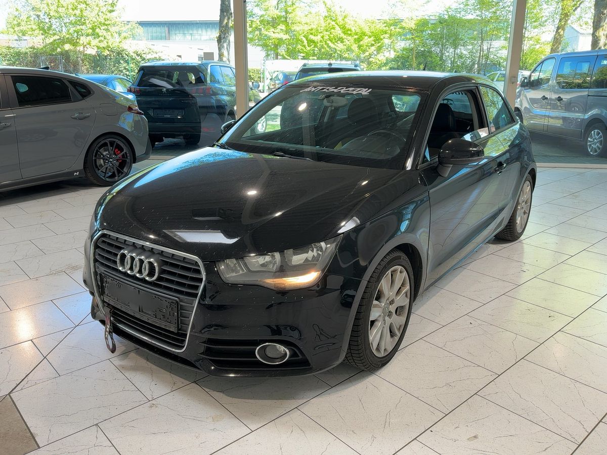 Audi A1 2011 — photo 1