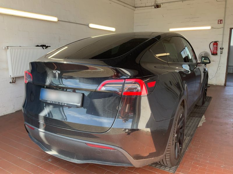 Tesla Model Y Standard Range 2023 – снимка 8