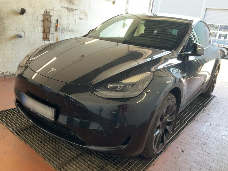 Tesla Model Y Standard Range 2023 – снимка 1
