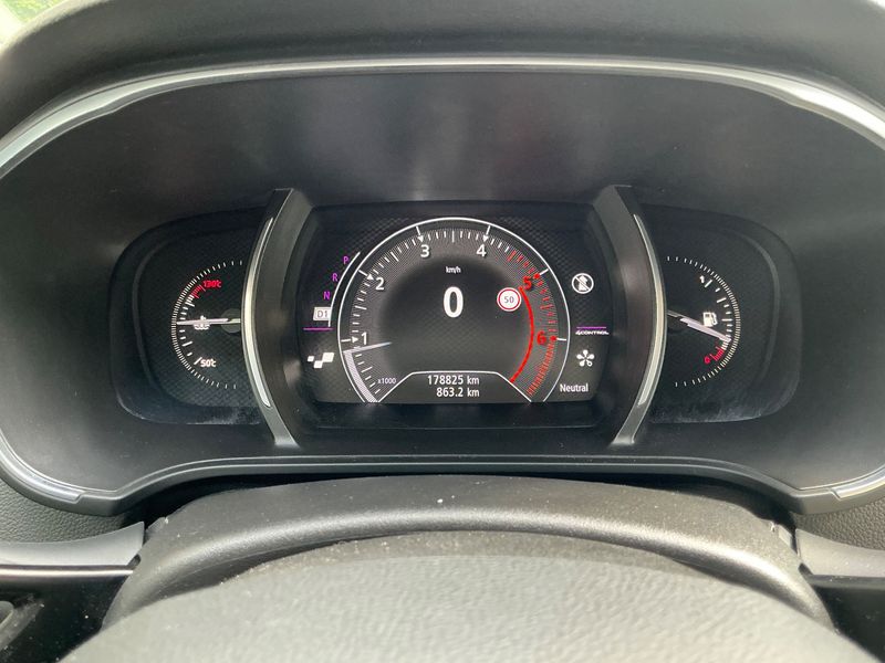 Renault Megane 1.6 dCi Energy GT — zdjęcie 13