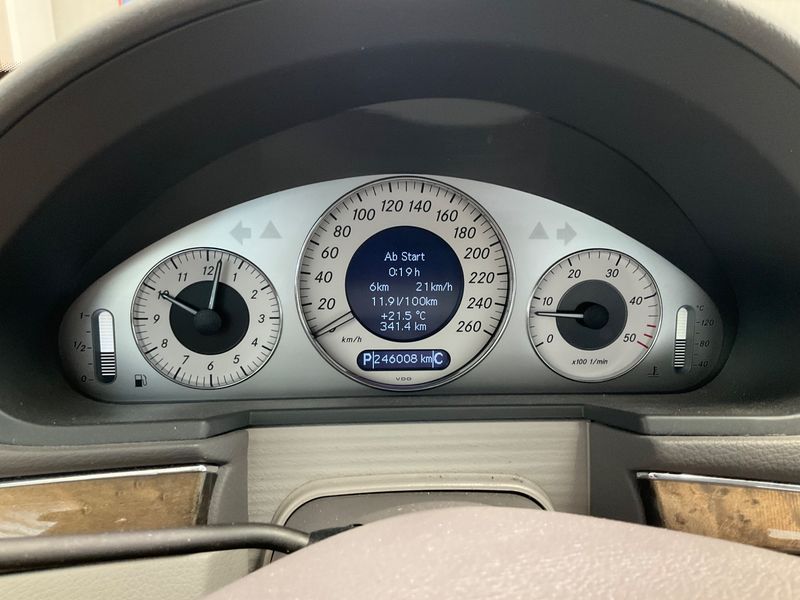 Mercedes-Benz E-Klasse E 320 CDI Avantgarde — zdjęcie 4