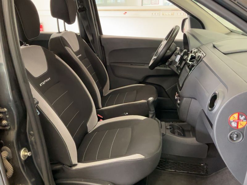 Dacia Lodgy 1.6 SCe Stepway — zdjęcie 11