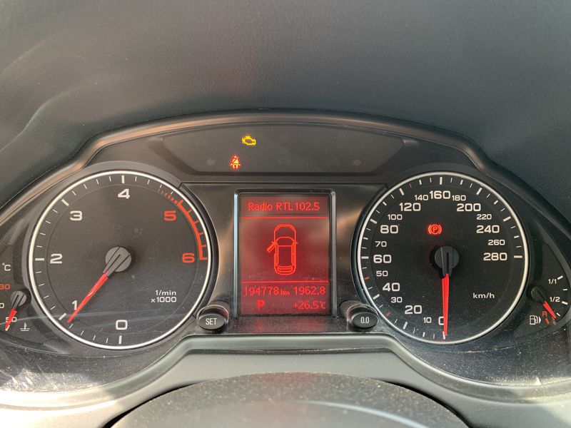 Audi Q5 2.0 TDI quattro — zdjęcie 12