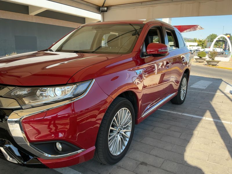 Mitsubishi Outlander 2.4 PHEV Motion 4WD 2018 – снимка 2