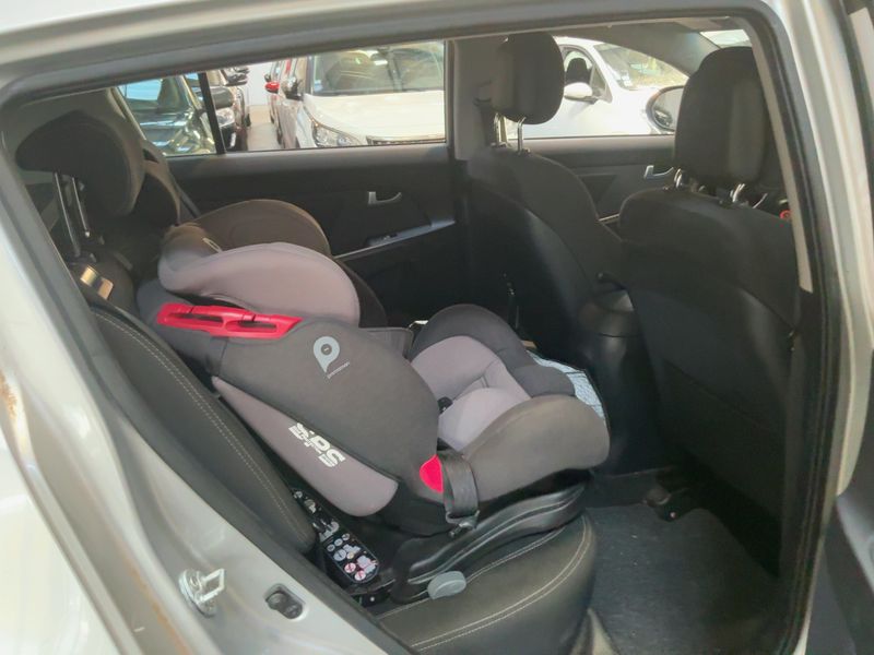 Kia Sportage 1.7 CRDi Active 2WD — zdjęcie 14