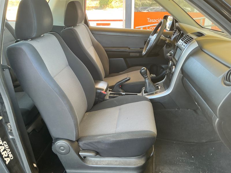 Suzuki Grand Vitara 1.9 DDiS 3 portes — zdjęcie 3