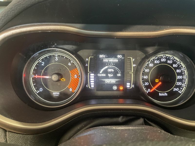 Jeep Cherokee 2.0 M-Jet Longitude 4WD 2014 – снимка 18