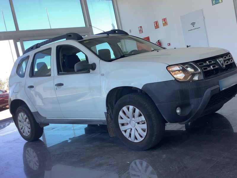 Dacia Duster 1.5 dCi Ambiance 4x2 — zdjęcie 8