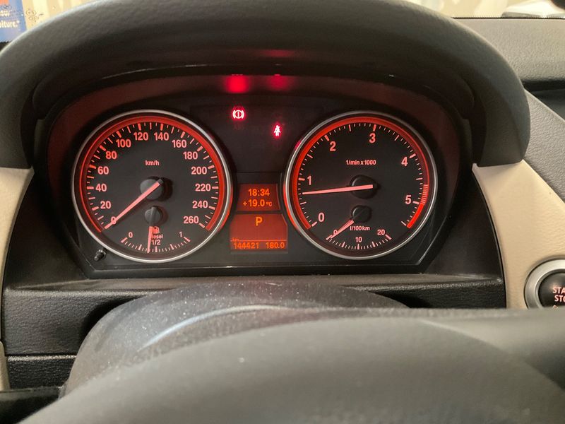 BMW X1 xDrive 23d Confort — zdjęcie 13