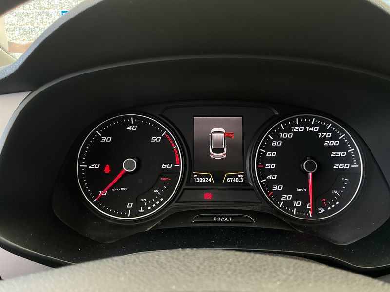 Seat Leon 1.6 TDI Style — zdjęcie 13