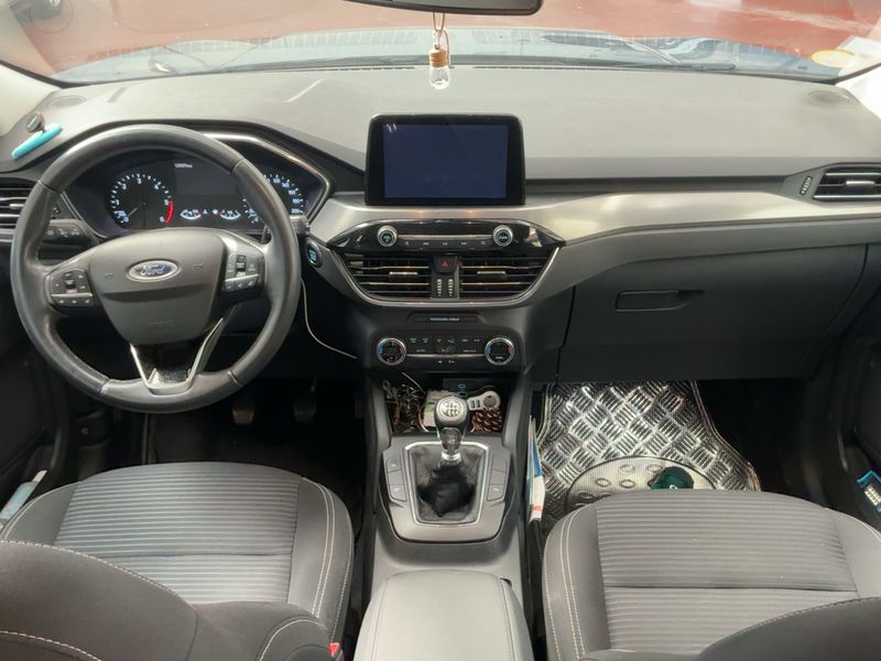 Ford Kuga 2.0 TDCi EcoBlue Mild-Hybrid Titanium — zdjęcie 12