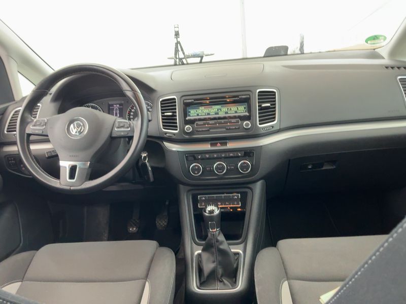 Volkswagen Sharan 2.0 TDI Life BlueMotion Tech — zdjęcie 12