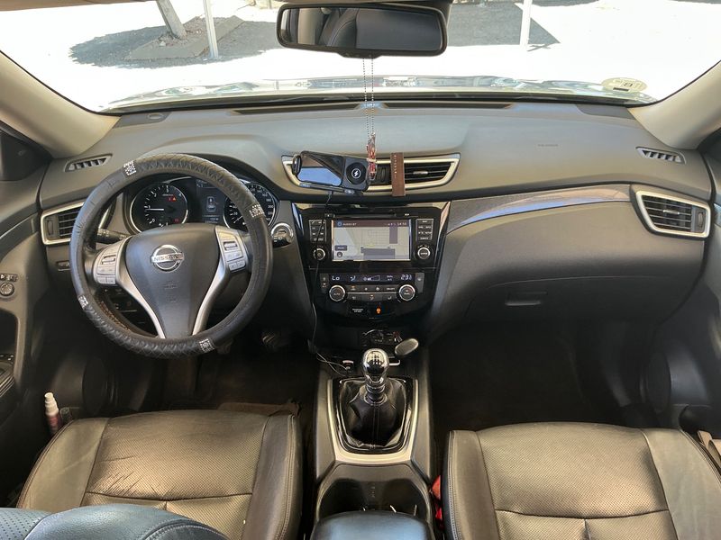 Nissan X-Trail 1.6 dCi Tekna 4x4 — zdjęcie 12