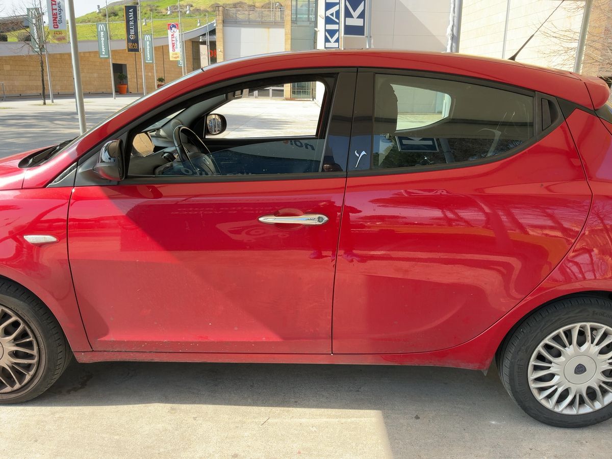 Lancia Ypsilon 2017 — photo 5