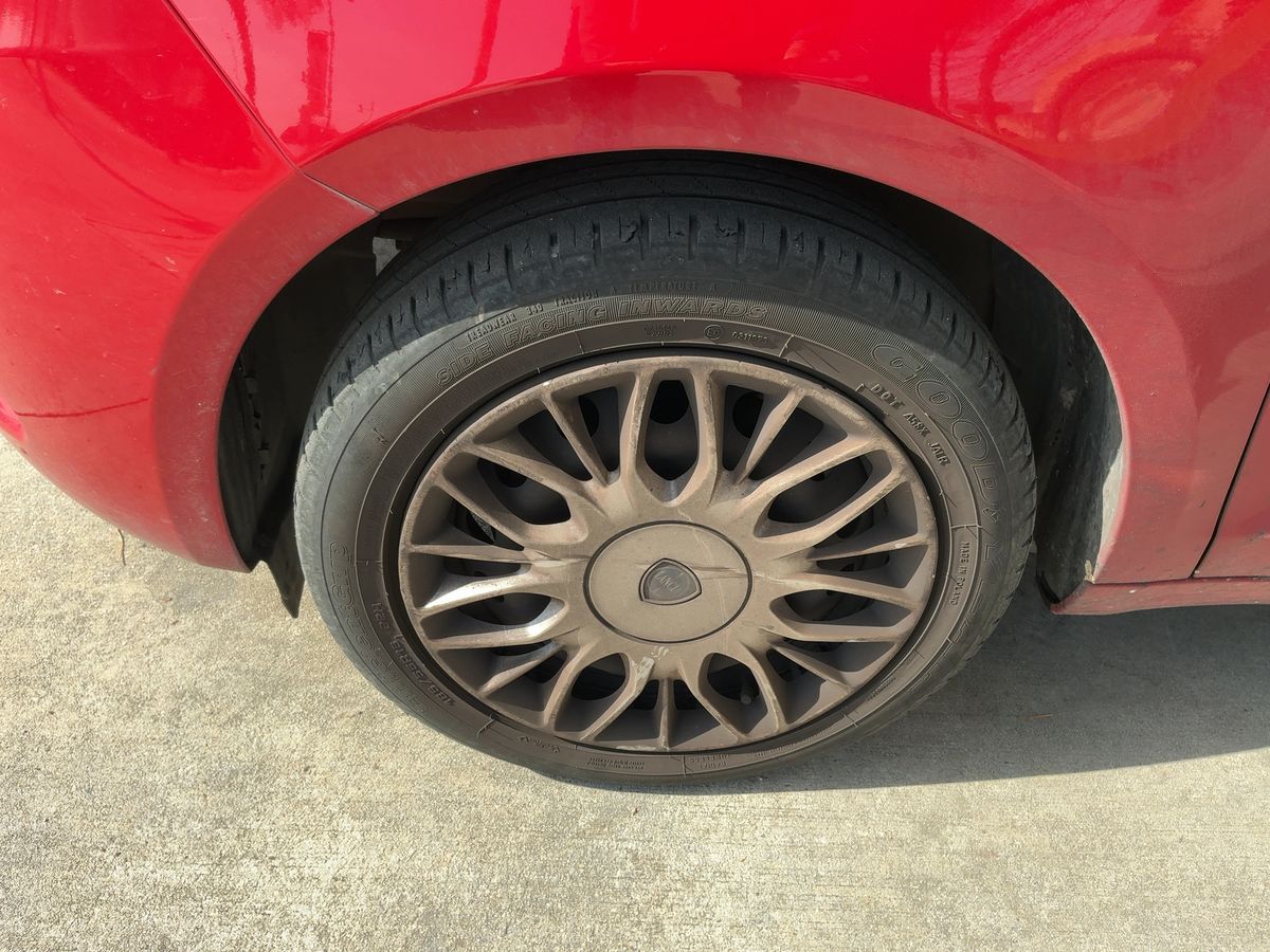 Lancia Ypsilon 2017 — photo 4