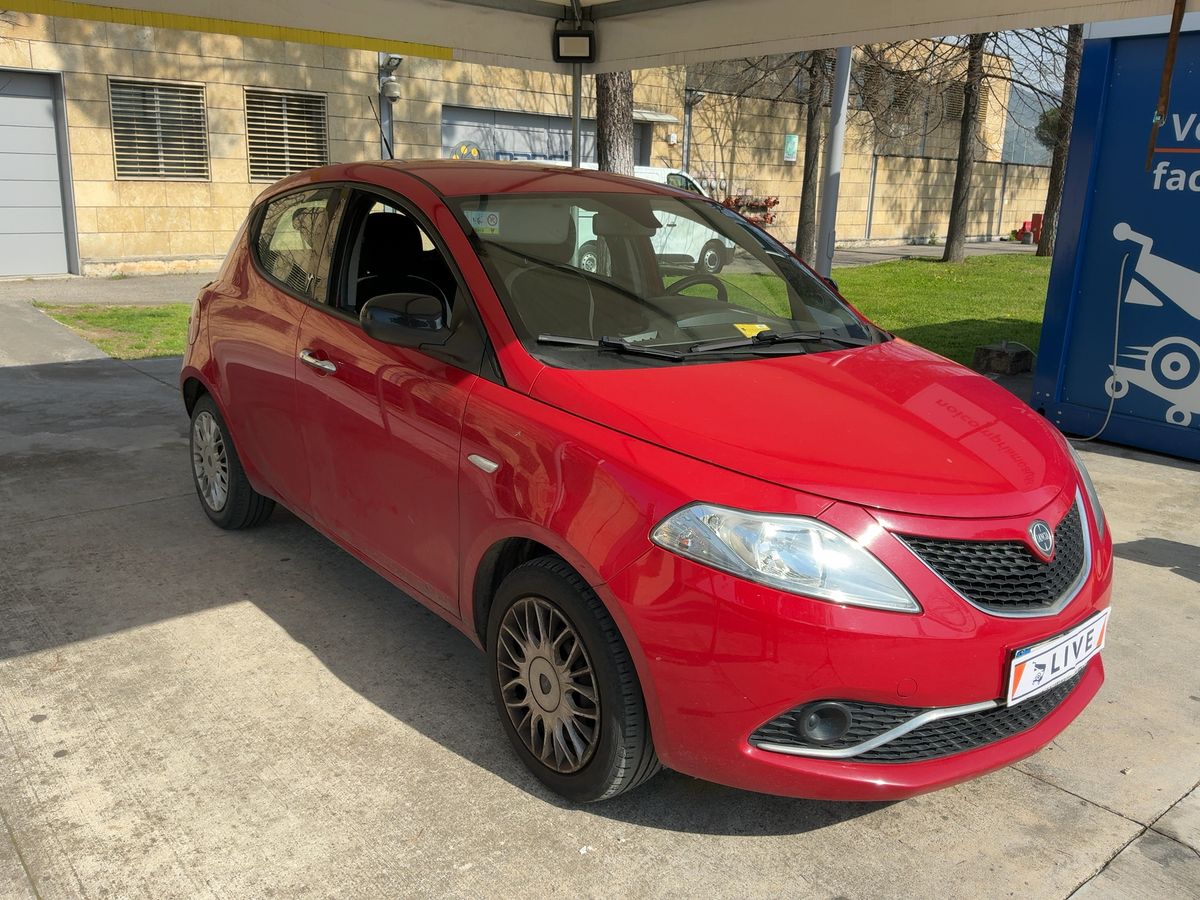 Lancia Ypsilon 2017 — photo 13