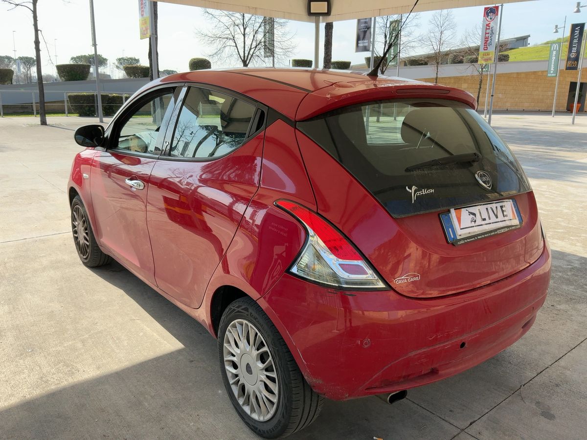 Lancia Ypsilon 2017 — photo 7