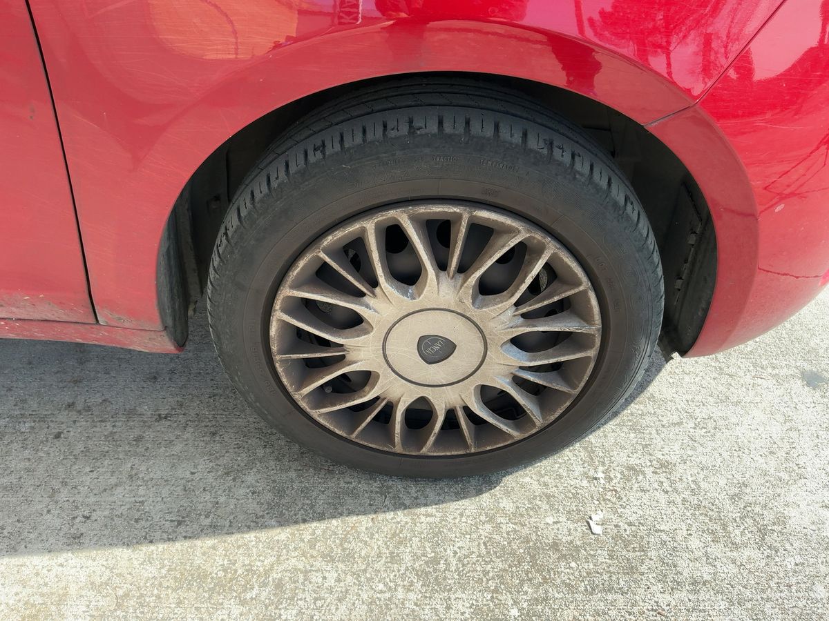 Lancia Ypsilon 2017 — photo 12