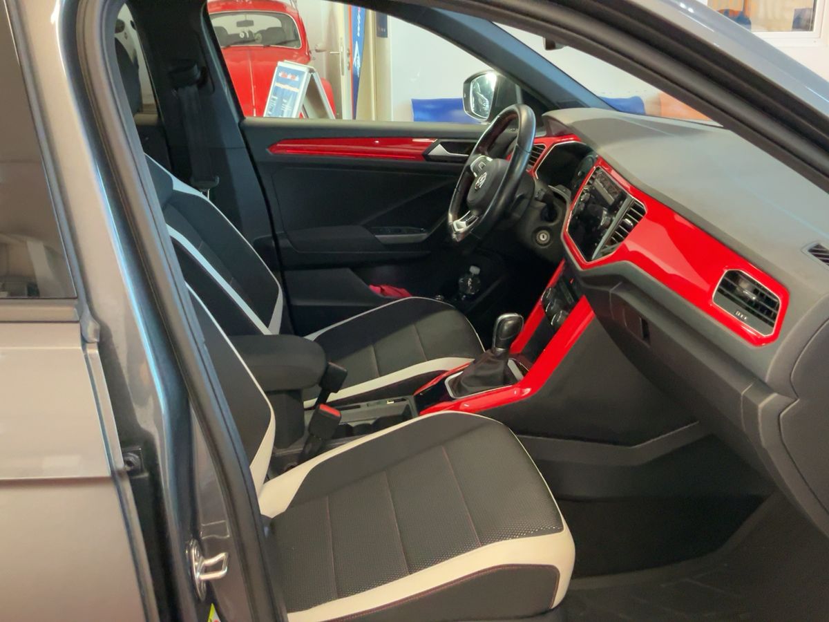 Volkswagen T-Roc 2019 — photo 18