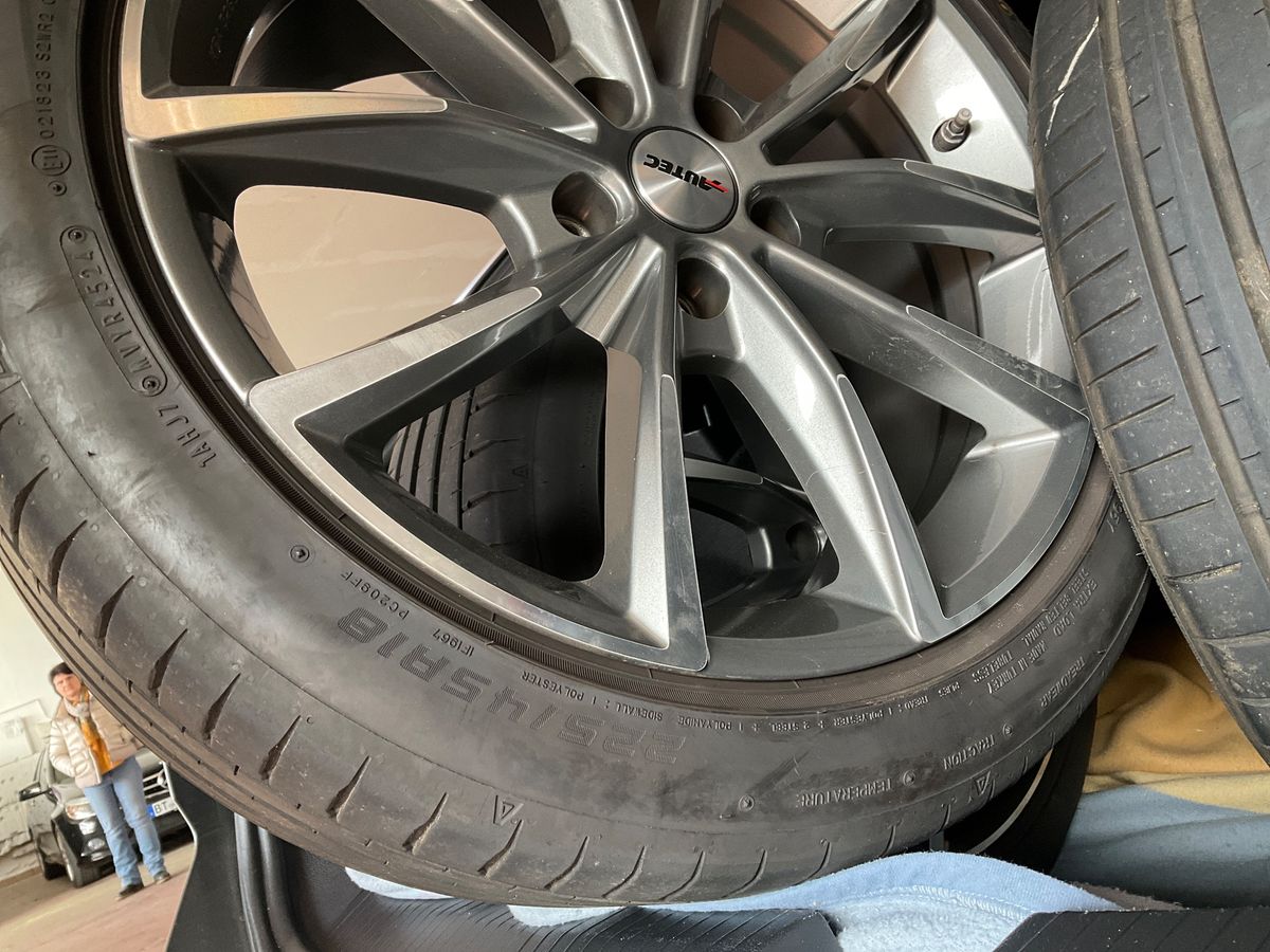 Volkswagen T-Roc 2019 — photo 16