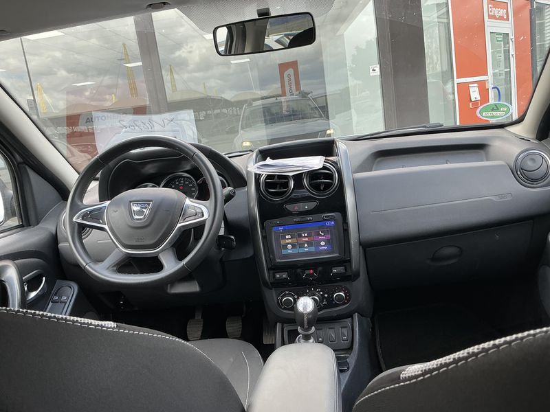 Dacia Duster 1.2 TCe Black Shadow 4x2 2018 – снимка 17