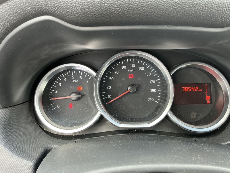 Dacia Duster 1.2 TCe Black Shadow 4x2 2018 – снимка 18