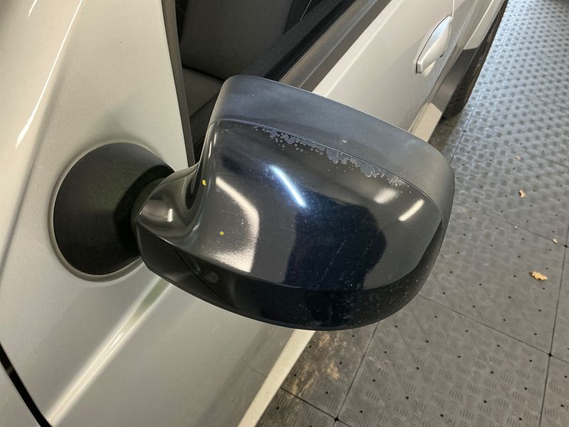 Dacia Duster 1.2 TCe Black Shadow 4x2 2018 – снимка 38